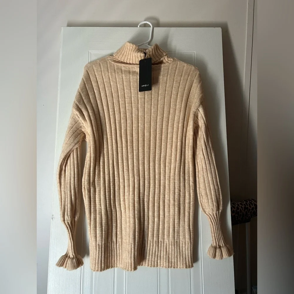 Sweater - Picture 1 of 1